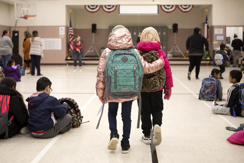 Texas permitirá que las escuelas mantengan las aulas cerradas por más tiempo de lo solicitado previamente